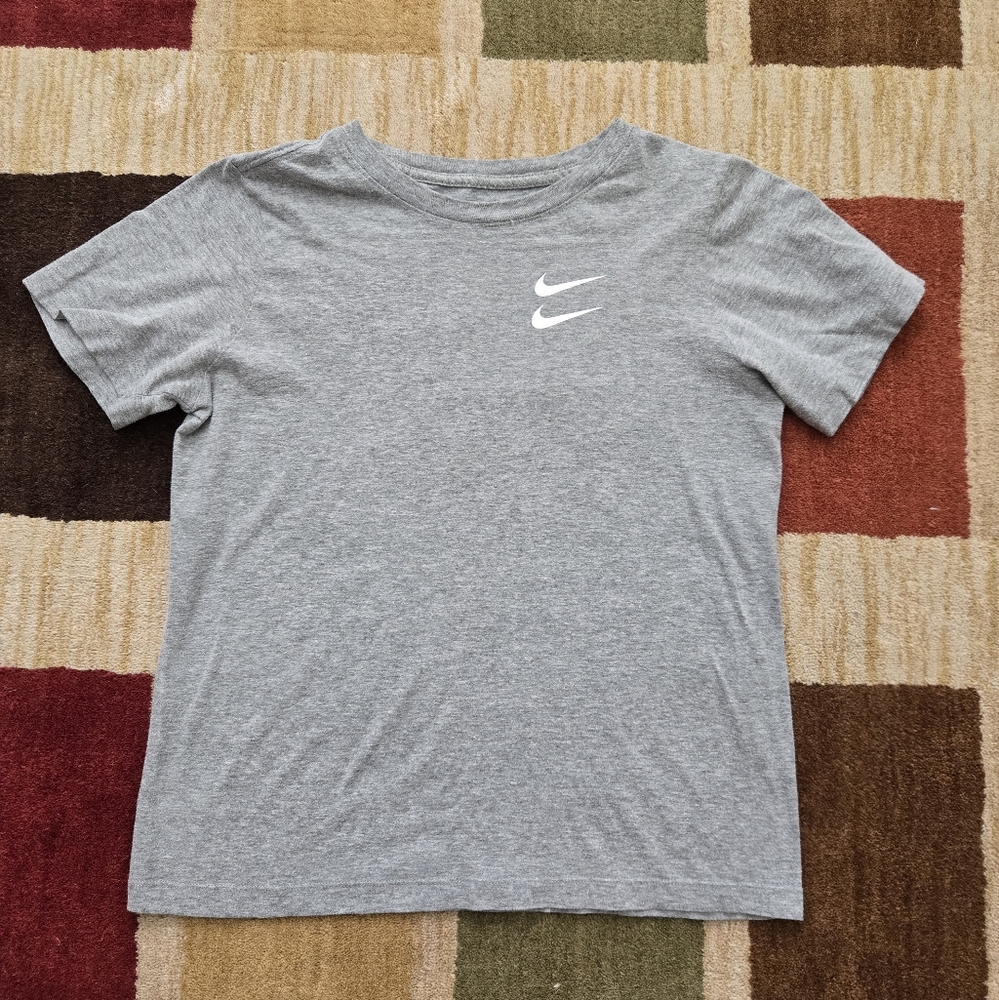 Nike Boys T-shirt Size L